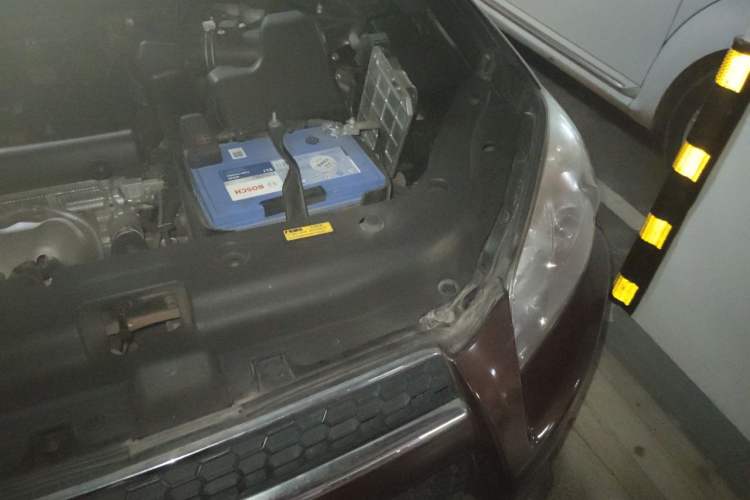 Used Toyota RAV4 2011 2.0L Automatic Luxury Edition Engine Bay Left