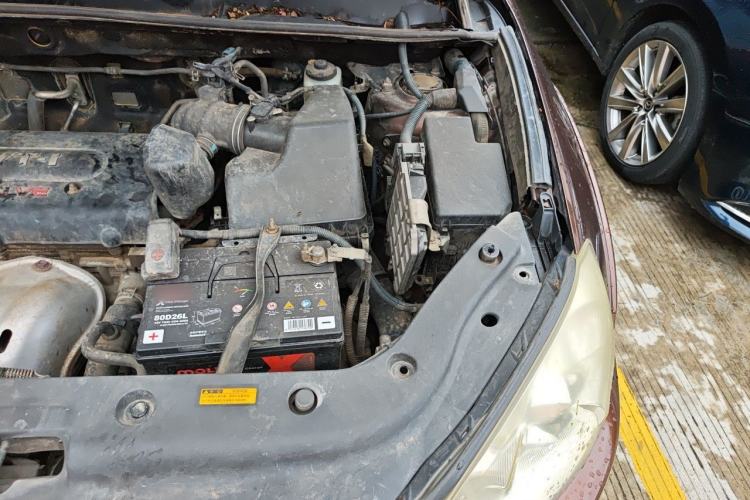 Used Toyota RAV4 2011 2.4L Automatic 4x4 Luxury Edition Engine Bay Left
