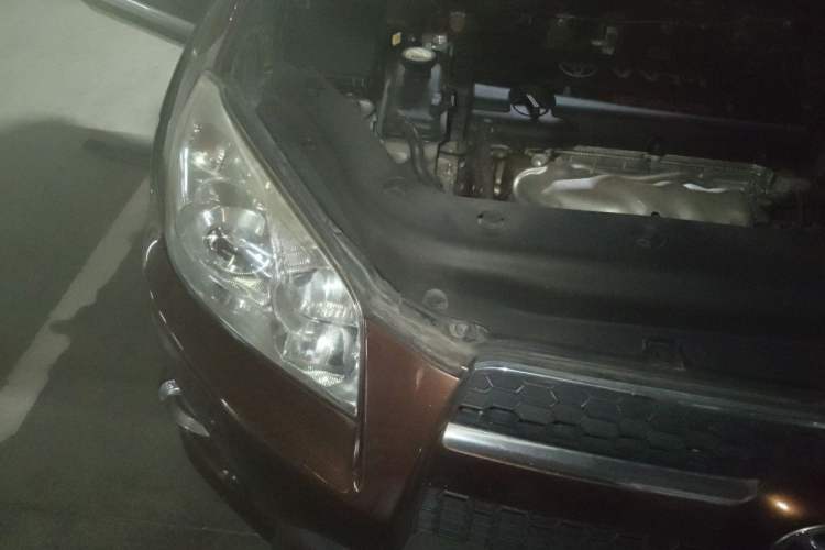 Used Toyota RAV4 2011 2.0L Automatic Luxury Edition Engine Bay Right