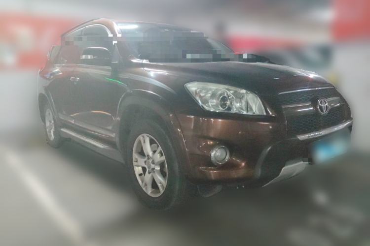 Used Toyota RAV4 2011 2.0L Automatic Luxury Edition Front Right 45 Deg