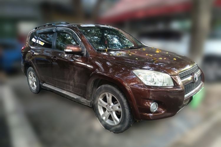 Used Toyota RAV4 2011 2.0L Automatic Luxury Edition Front Right 45 Deg