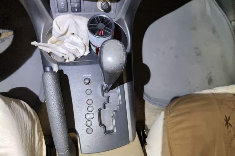 Used Toyota RAV4 2011 2.0L Automatic Luxury Edition Gear Lever