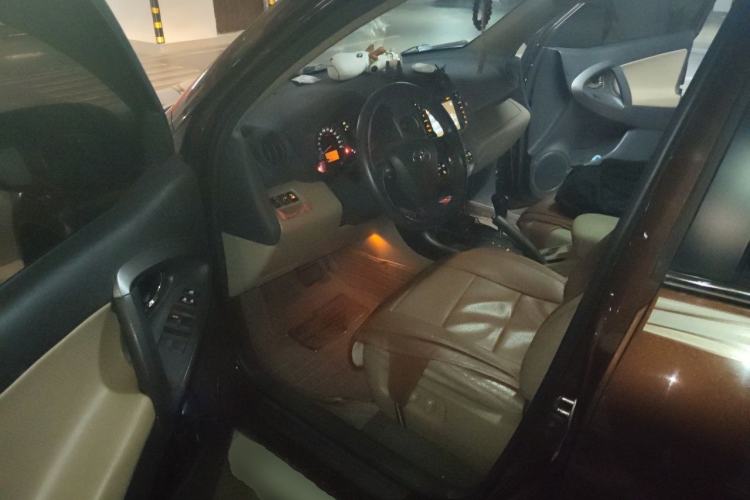 Used Toyota RAV4 2011 2.0L Automatic Luxury Edition Left Front Seat