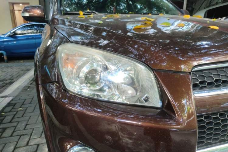 Used Toyota RAV4 2011 2.0L Automatic Luxury Edition Right Front Headlight