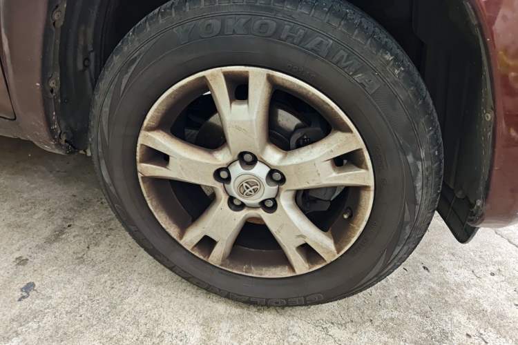 Used Toyota RAV4 2011 2.0L Automatic Luxury Edition Right Front Wheel Hub