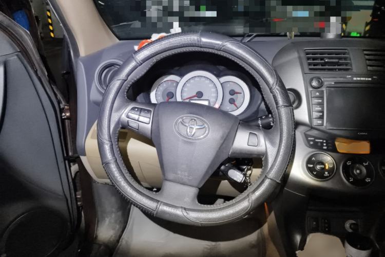 Used Toyota RAV4 2011 2.0L Automatic Luxury Edition Steering Wheel
