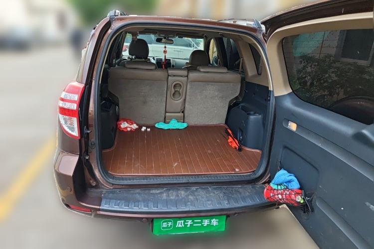 Used Toyota RAV4 2011 2.0L Automatic Luxury Edition Trunk