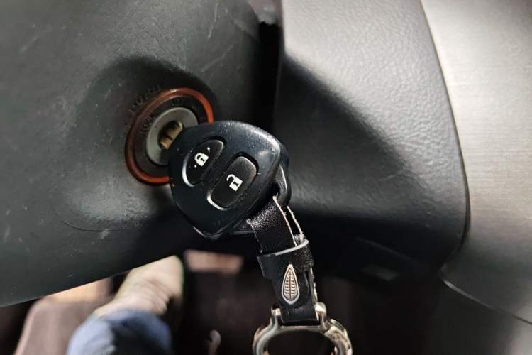 Used Toyota RAV4 2011 2.4L Automatic 4x4 Luxury Edition Vehicle Key