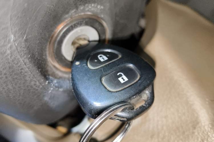 Used Toyota RAV4 2011 2.0L Automatic Luxury Edition Vehicle Key