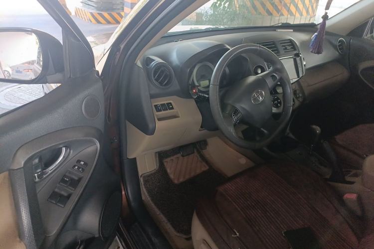 Used Toyota RAV4 2011 2.4L Automatic 4x4 Supreme Edition Driver Seat