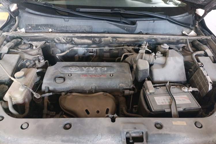 Used Toyota RAV4 2011 2.4L Automatic 4x4 Supreme Edition Engine Bay