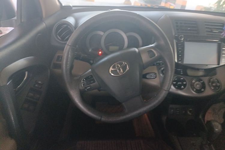 Used Toyota RAV4 2011 2.4L Automatic 4x4 Supreme Edition Steering Wheel