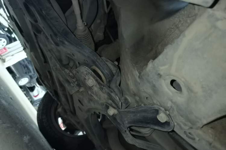 Used Toyota RAV4 2011 2.0L Automatic Luxury Edition Chassis Front Left