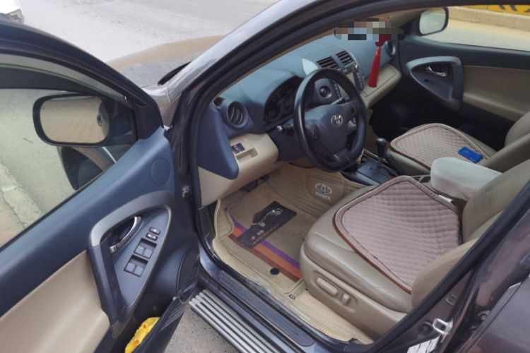 Used Toyota RAV4 2011 2.4L Automatic 4x4 Luxury Edition Driver Seat