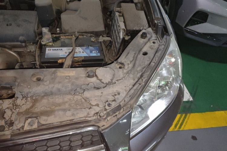 Used Toyota RAV4 2011 2.4L Automatic 4x4 Luxury Edition Engine Bay Left