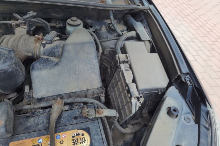 Used Toyota RAV4 2011 2.4L Automatic 4x4 Luxury Edition Engine Bay Left