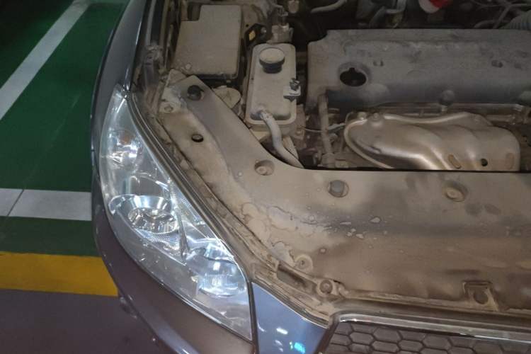 Used Toyota RAV4 2011 2.4L Automatic 4x4 Luxury Edition Engine Bay Right