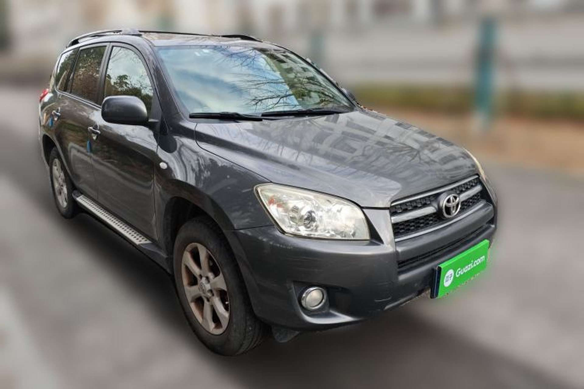Used Toyota RAV4 2011 2.0L Automatic Luxury Edition Front Right 45 Deg