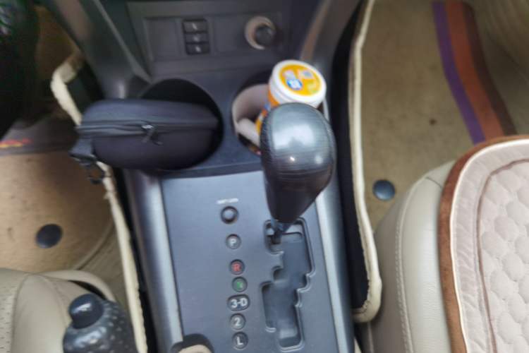 Used Toyota RAV4 2011 2.4L Automatic 4x4 Luxury Edition Gear Lever