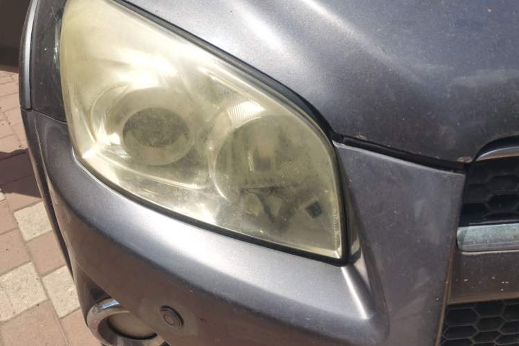 Used Toyota RAV4 2011 2.4L Automatic 4x4 Luxury Edition Right Front Headlight