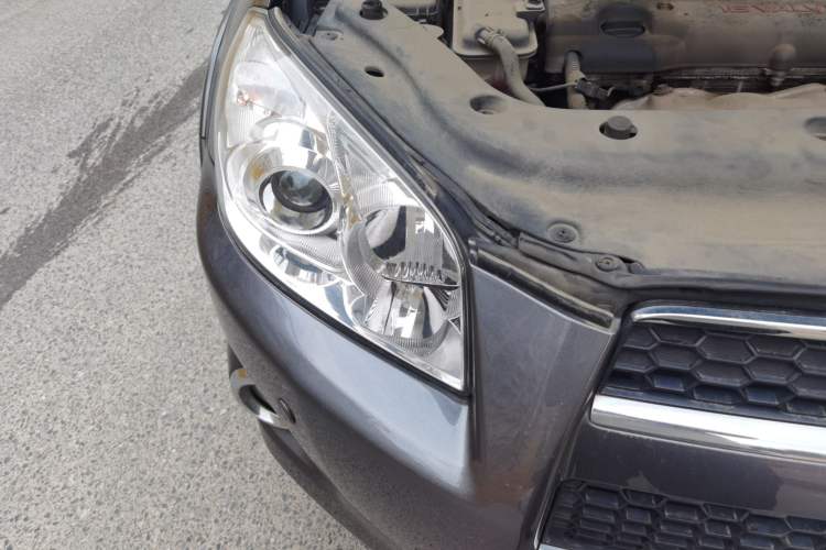 Used Toyota RAV4 2011 2.4L Automatic 4x4 Luxury Edition Right Front Headlight