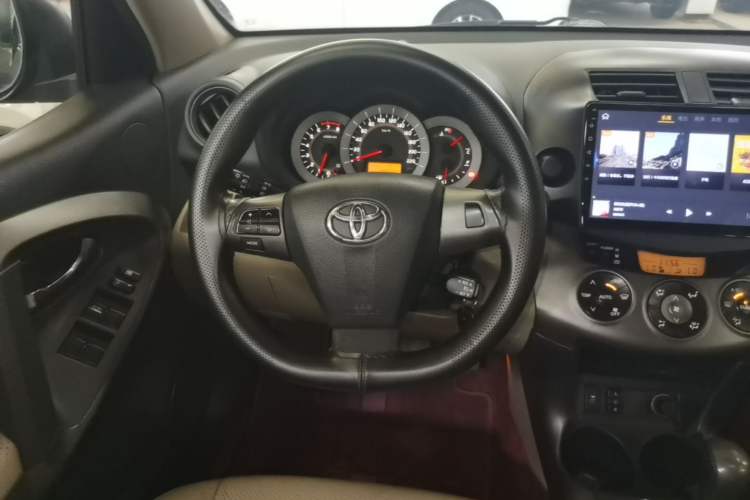 Used Toyota RAV4 2011 2.0L Automatic Luxury Edition Steering Wheel