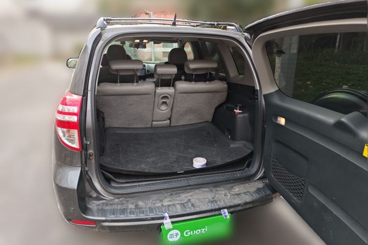 Used Toyota RAV4 2011 2.0L Automatic Luxury Edition Trunk
