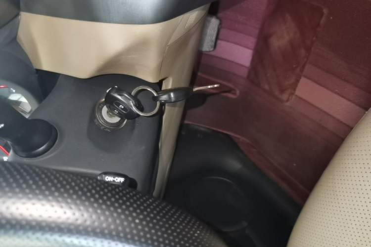 Used Toyota RAV4 2011 2.0L Automatic Luxury Edition Vehicle Key