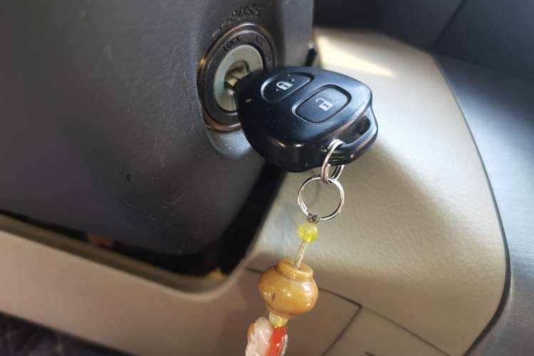 Used Toyota RAV4 2011 2.4L Automatic 4x4 Luxury Edition Vehicle Key