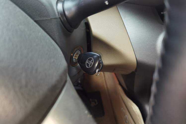 Used Toyota RAV4 2011 2.4L Automatic 4x4 Luxury Edition Vehicle Key
