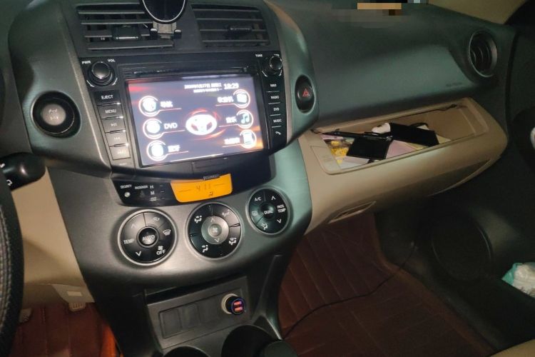 Used Toyota RAV4 2011 2.0L Automatic 4x4 Edition Audio And AC Panel