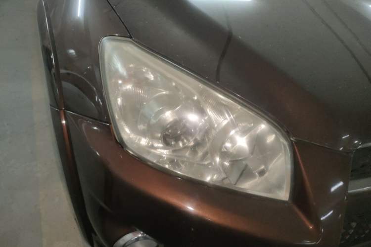 Used Toyota RAV4 2011 2.0L Automatic 4x4 Edition Right Front Headlight