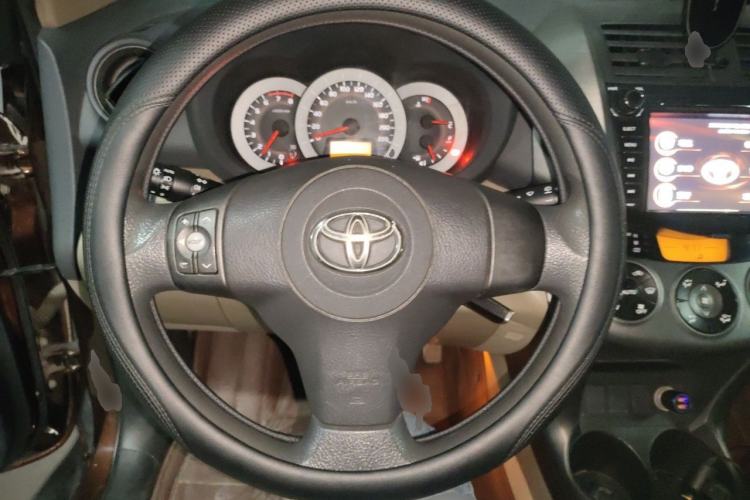 Used Toyota RAV4 2011 2.0L Automatic 4x4 Edition Steering Wheel