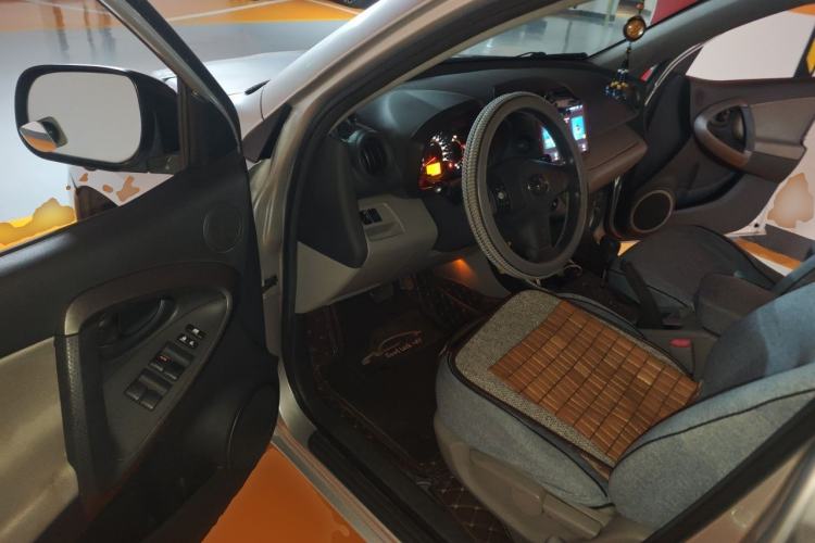 Used Toyota RAV4 2011 2.0L Automatic Classic Edition Driver Seat