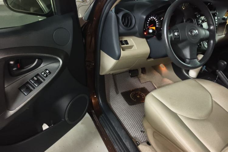 Used Toyota RAV4 2011 2.0L Automatic Classic Edition Driver Seat