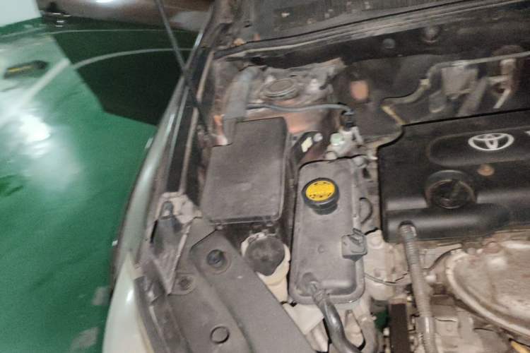 Used Toyota RAV4 2011 2.0L Automatic 4x4 Edition Engine Bay Right