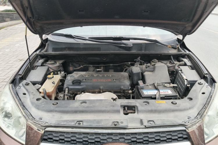 Used Toyota RAV4 2011 2.4L Automatic 4x4 Luxury Edition Engine Bay