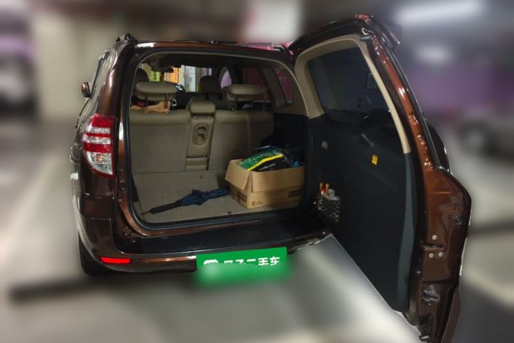 Used Toyota RAV4 2011 2.0L Automatic Classic Edition Trunk