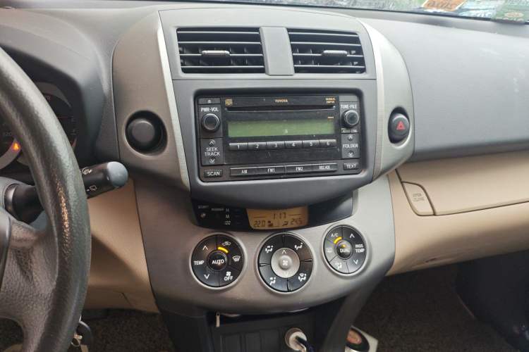 Used Toyota RAV4 2011 2.0L Automatic Classic Edition Audio And AC Panel