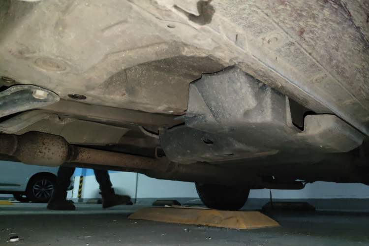 Used Toyota RAV4 2011 2.0L Automatic Luxury Edition Chassis Front Left