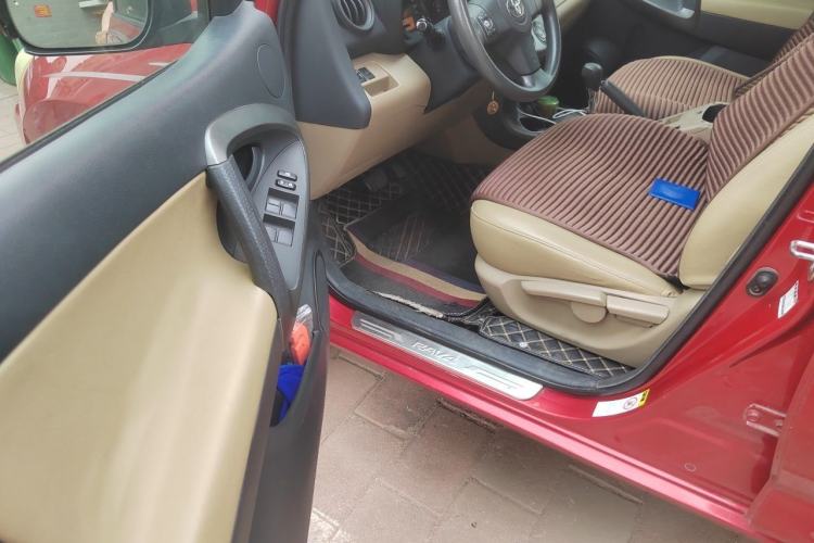 Used Toyota RAV4 2011 2.0L Automatic Classic Edition Driver Seat