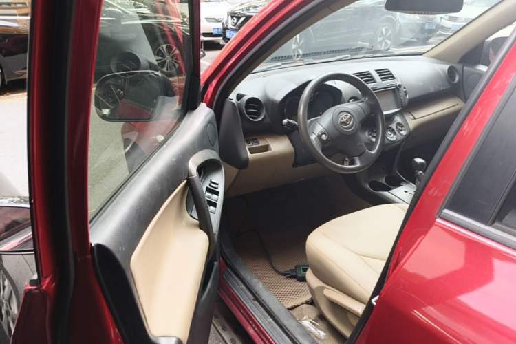 Used Toyota RAV4 2011 2.0L Automatic Classic Edition Driver Seat