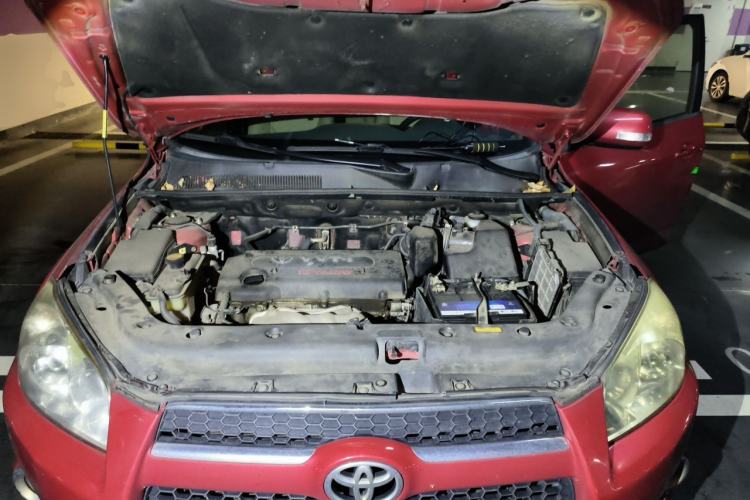 Used Toyota RAV4 2011 2.0L Automatic 4x4 Edition Engine Bay
