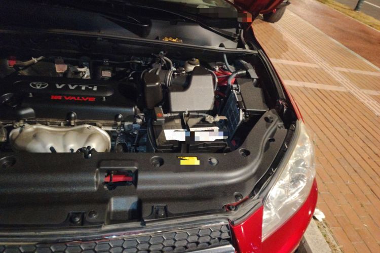 Used Toyota RAV4 2011 2.4L Automatic 4x4 Luxury Edition Engine Bay Left