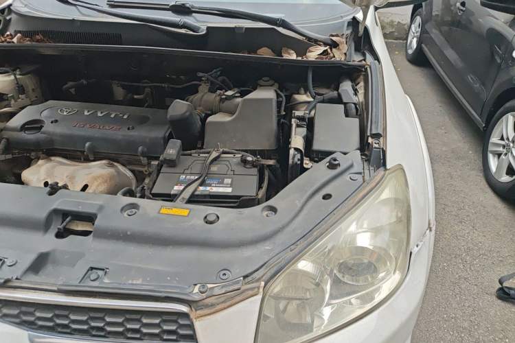 Used Toyota RAV4 2011 2.4L Automatic 4x4 Supreme Edition Engine Bay Left