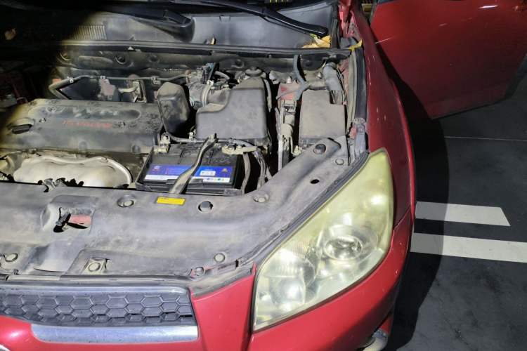 Used Toyota RAV4 2011 2.0L Automatic 4x4 Edition Engine Bay Left