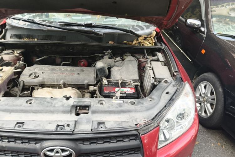 Used Toyota RAV4 2011 2.0L Automatic Classic Edition Engine Bay Left