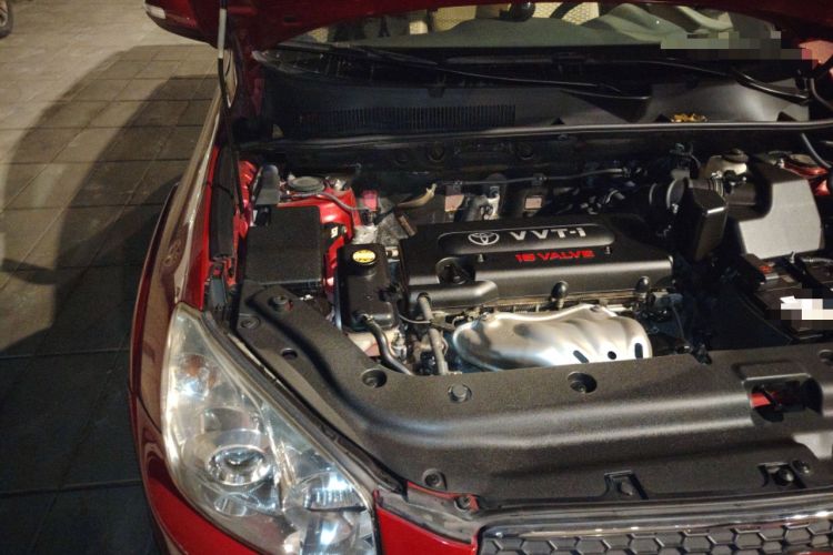 Used Toyota RAV4 2011 2.4L Automatic 4x4 Luxury Edition Engine Bay Right