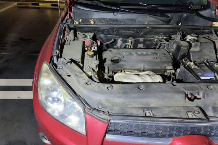 Used Toyota RAV4 2011 2.0L Automatic 4x4 Edition Engine Bay Right