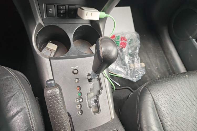 Used Toyota RAV4 2011 2.4L Automatic 4x4 Supreme Edition Gear Lever